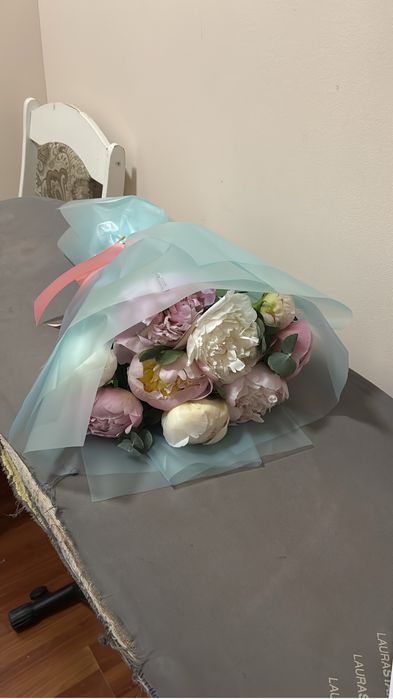 Продаю букет в отличном состояний