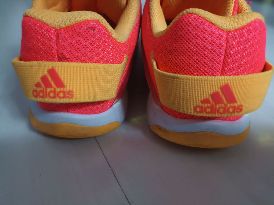 Маратонки Adidas номер 26,5 , сандали делатлон 26/27 момиче