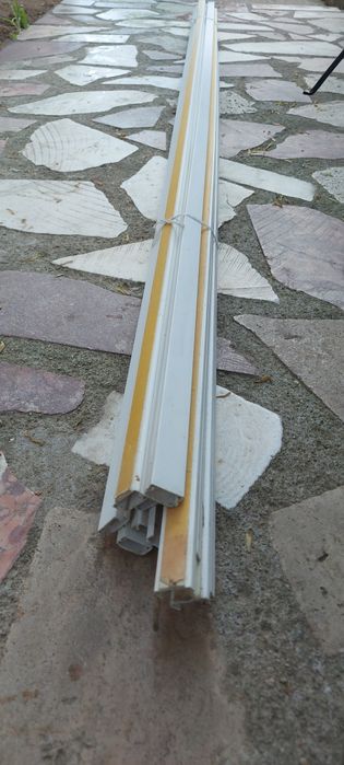 Trasee din plastic pentru cabluri