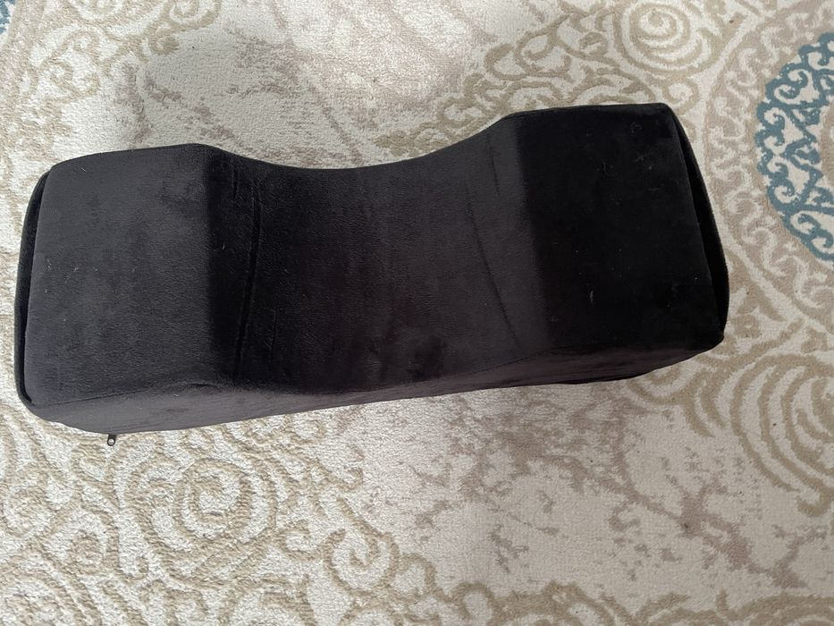 Подушка для шеи продается