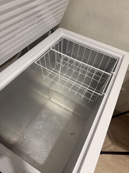 Продам морозильную камеру