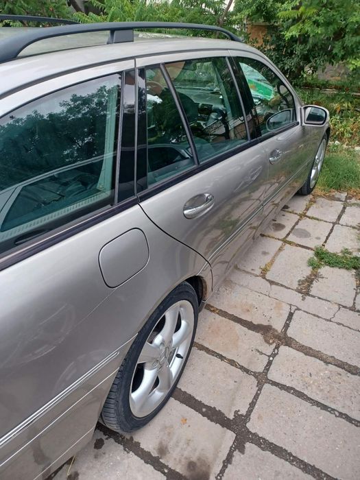 Mercedes C270...