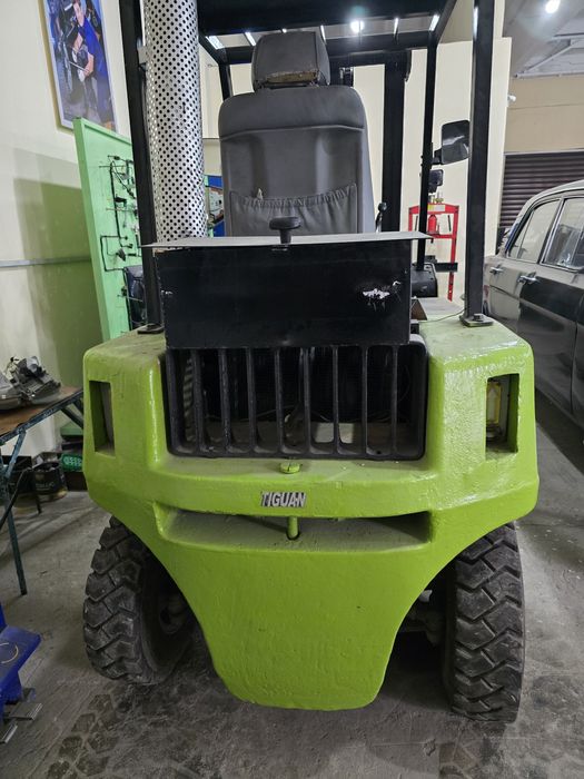 Погрузчик сотилади