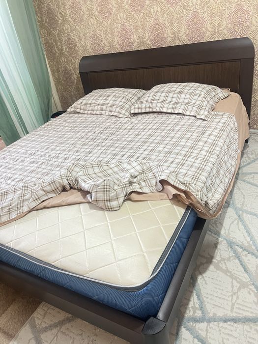 Продается спальный диван!Срочно!Цена договорная!