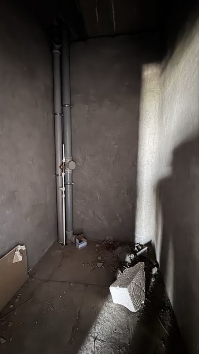 Eshonguzarda dom sotiladi