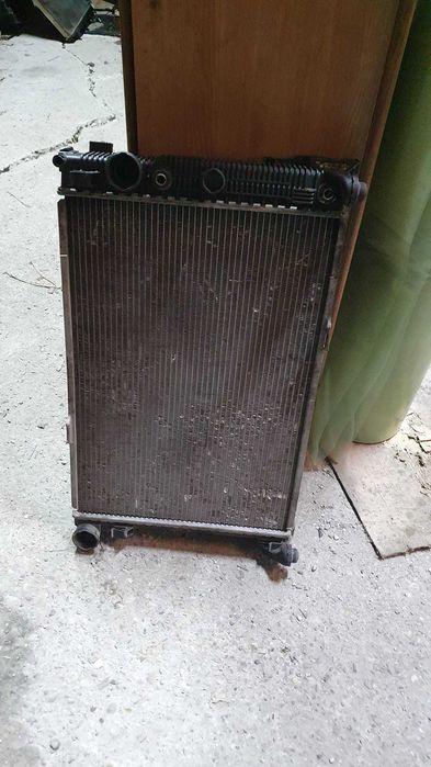 raditor apa Mercedes E Class W212