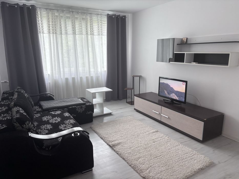 Inchiriez apartament 3 camere