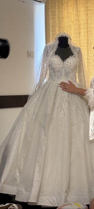 Vand rochie de mireasa