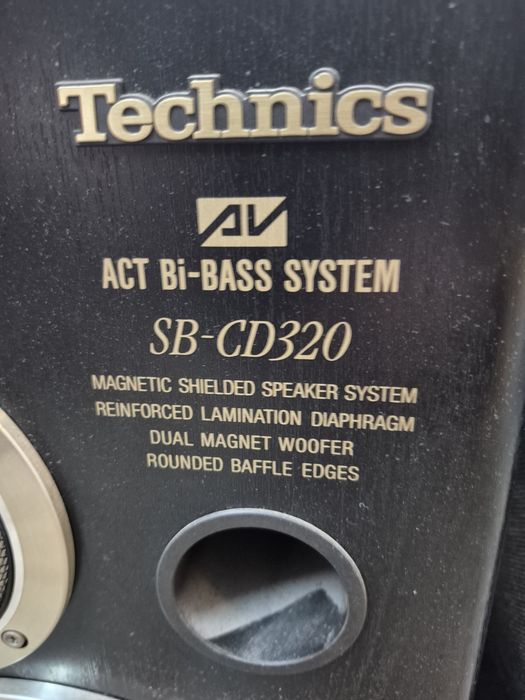Boxe TECHNICS classice cu ampl, deck și tunner