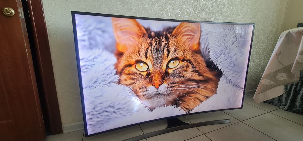 Смарт тв Samsung 165см.