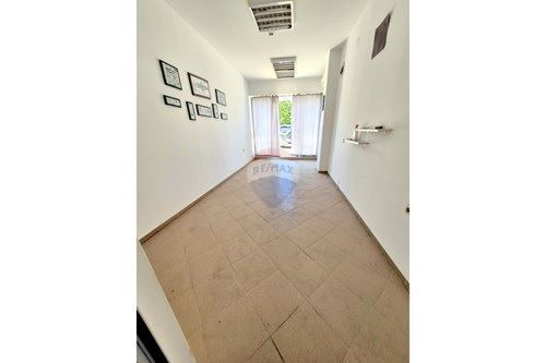 Търговско помещение за продажба в град Бяла Т 4121