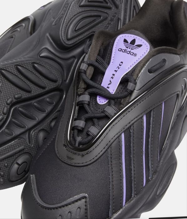 Обувки adidas Oztral