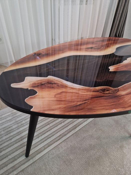 Журнальный столик продам