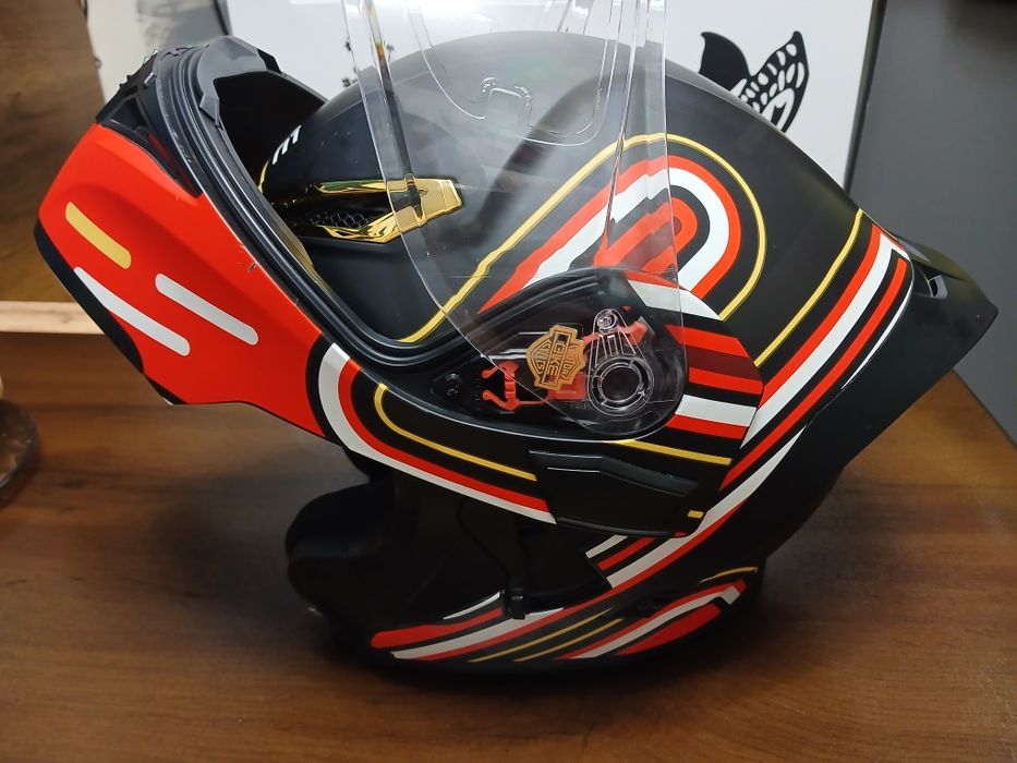 Продам фирменный оригинал из старых партий шлем