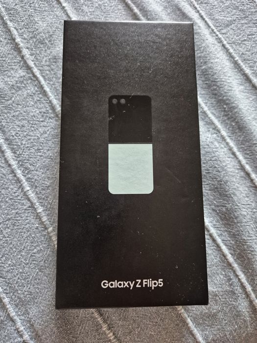Samsung Galaxy Flip 5 512 gb mint