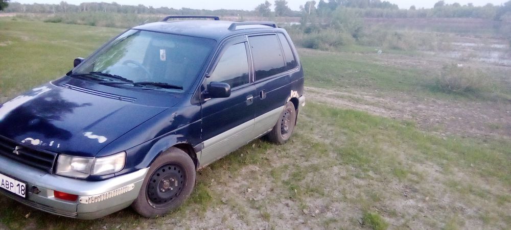 Продам машину Mitsubishi RVR