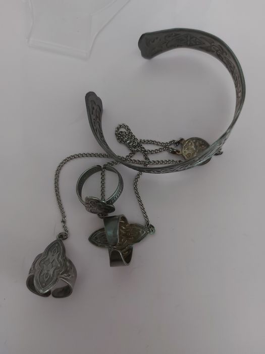 Браслет с кольцами