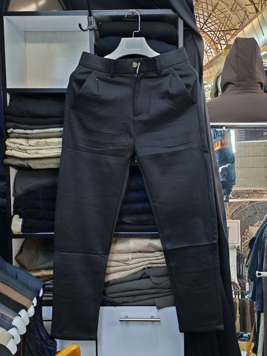 Кийим кечаклар сотилади