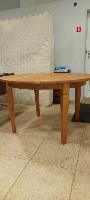 Масивни маси от череша ф130 см