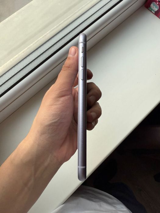 Продам Iphone 11