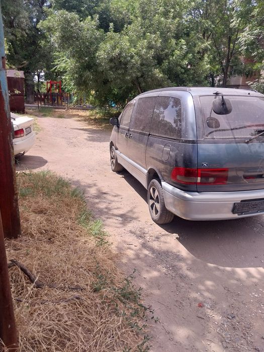 Тойотта Естима люсида емина