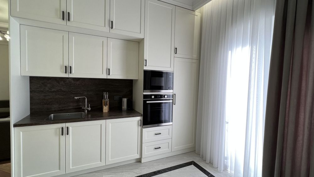 Сдается в аренду трёхкомнатная квартира бизнес класса на Махтумкули