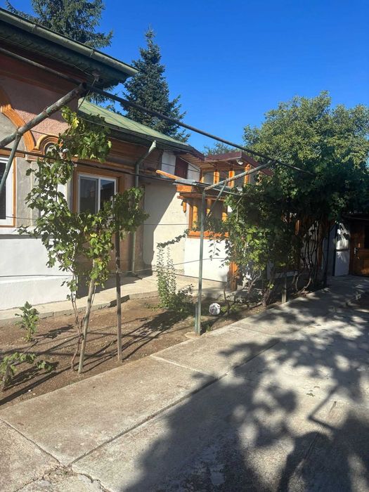 Casă de vânzare în Iancu Jianu – zonă centrală 50.000€