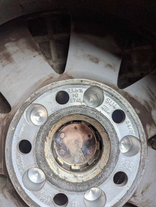4бр зимни с джанти 215/60/16"/Pirelli/DOT19/6mm грайфер за VW групата