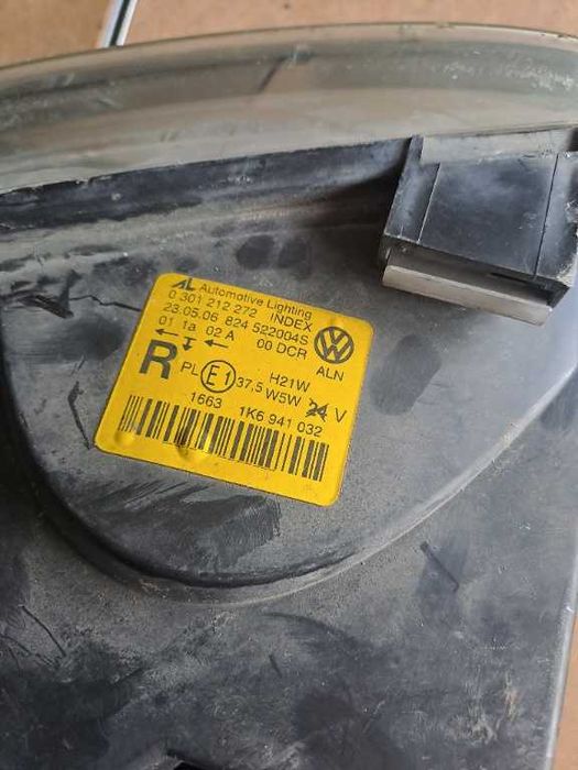 Far dreapta VW Golf 5 cu xenon cod 1K6941032