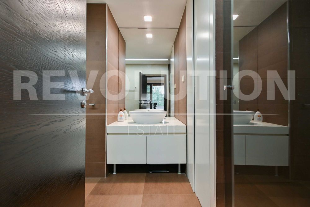 Продава се Четиристаен апартамент в София, Витоша - 220 кв.м за 1955 €/кв.м - Снимка #6