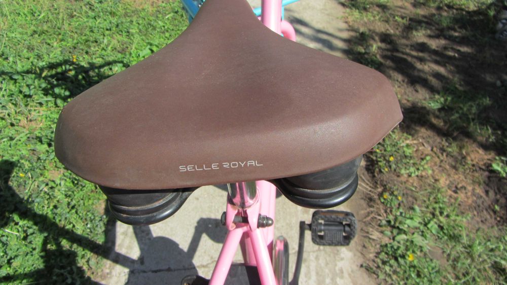 Bicicleta superba albastru cu roz perfecta, functionala totul original