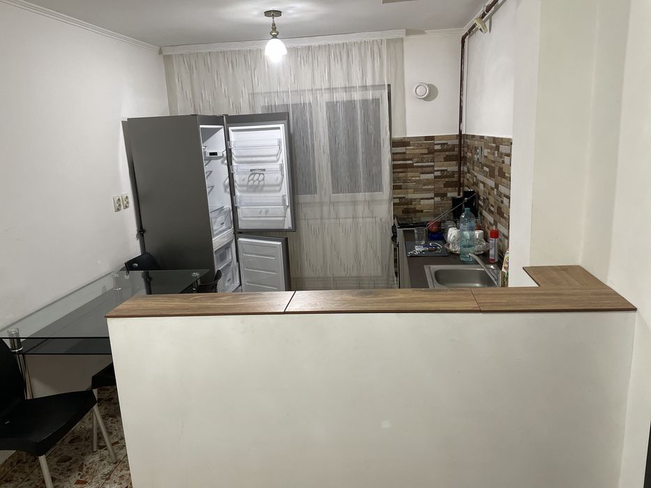 Inchiriez apartament 3 camere