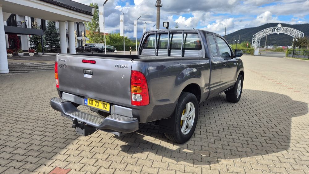 Toyota Hilux 2.5 D-4D Extra Cab – 2010 – 120 CP