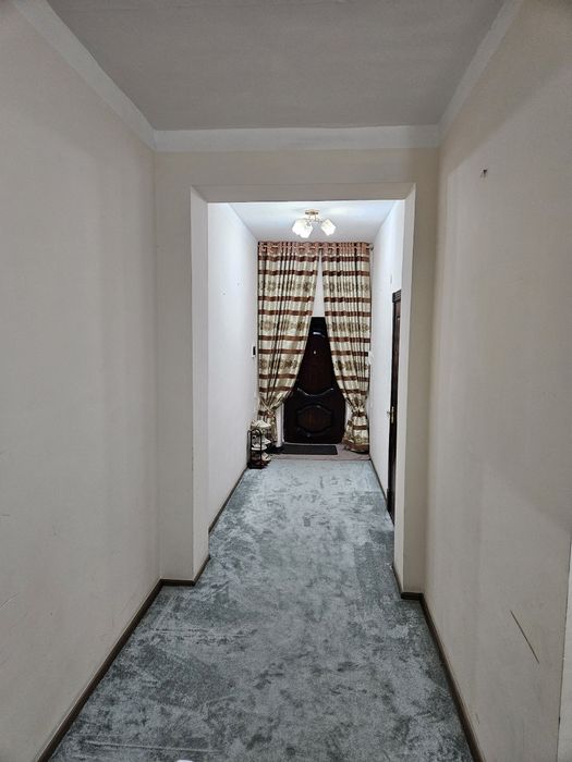 Срочна, Без маклер 2 этаж, 3 хоналик квартира сотилади. Термиз шахри.