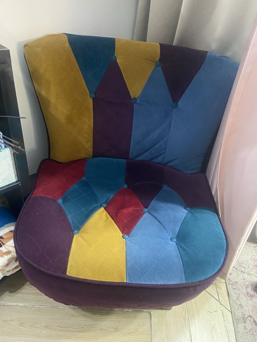 Кресло мягкое цветное