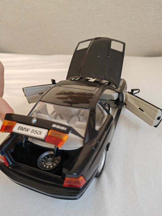 Macheta BMW 850i Maisto 1/18