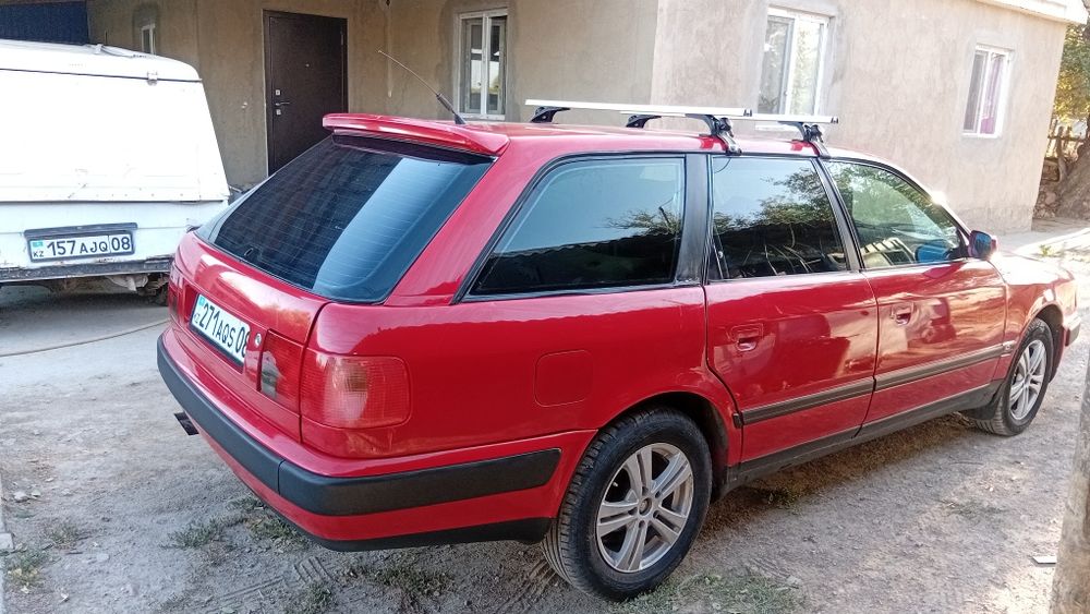 Продаю ауди с4 универсал