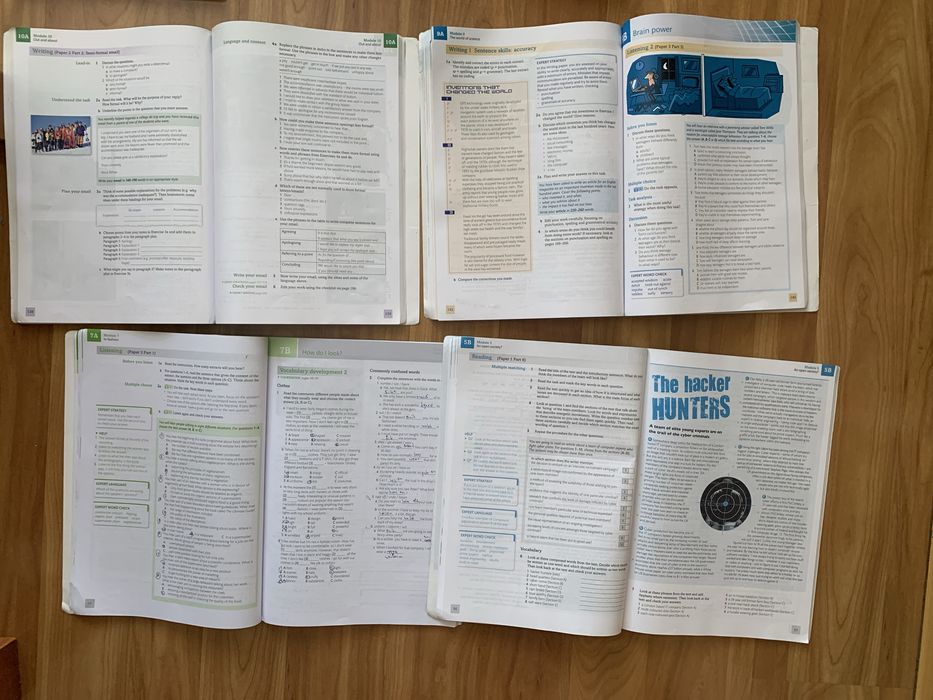 Учебници по английски език First Expert с дискове