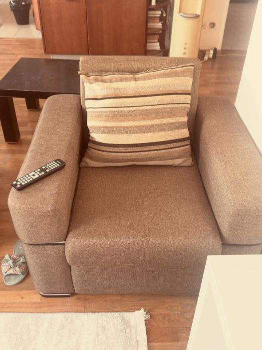 Отлам диван и кексло даром