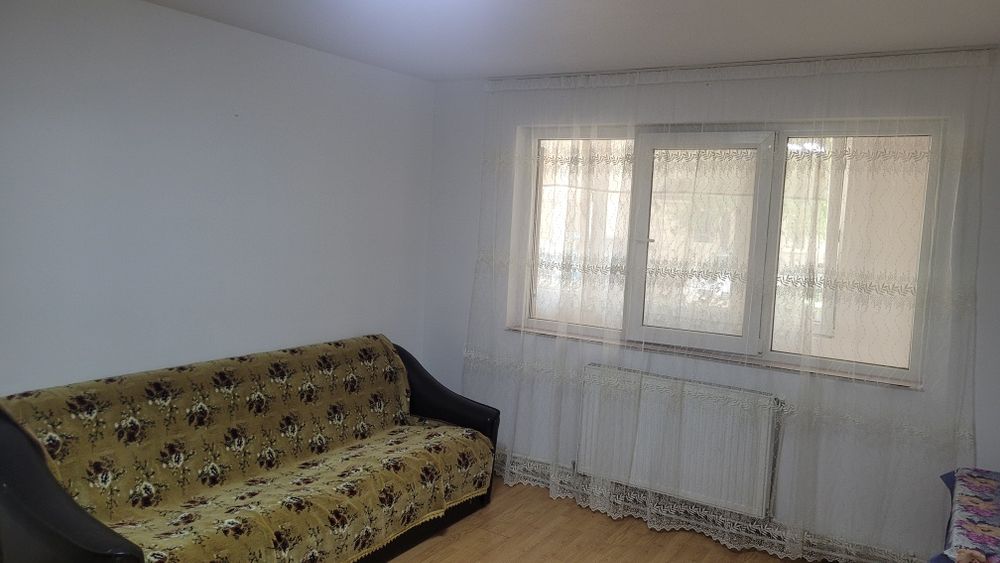 Inchiriez Aprtament cu 2 camere 50 mp