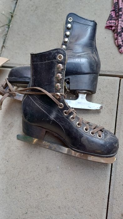 Patine vechi ideale pentru colectionari