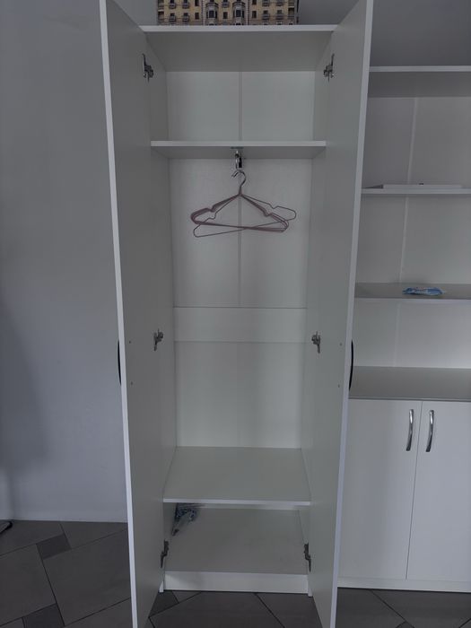 Продам шкаф в прихожую