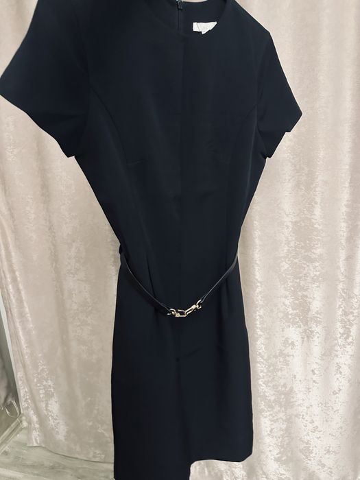 Нова елегантна черна рокля с колан от H&M