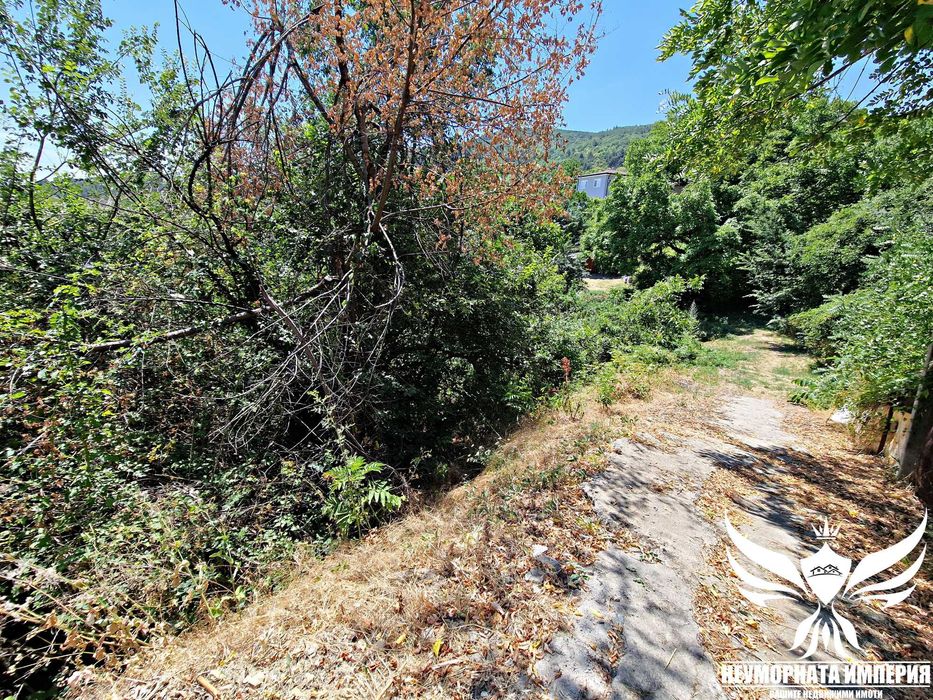 Продавам парцел/земя с площ от 1893кв.м. в село Руен общ.Куклен