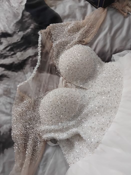 Rochie de mireasa xxl cu trena si pietricele