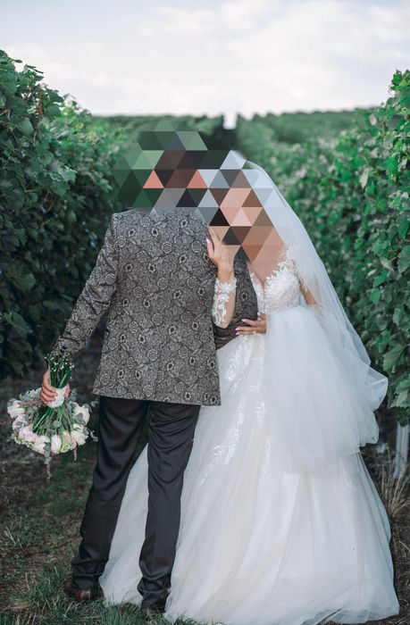 Vând rochie de mireasă și costum de mire!!!