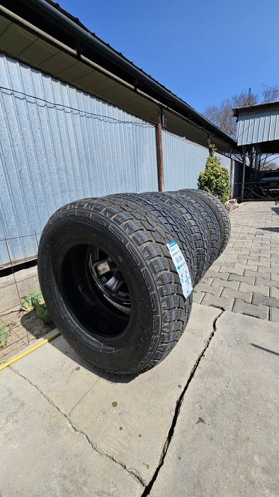 Продам шины Triangle 255/70 R16