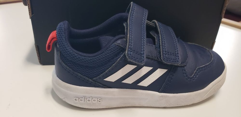 Adidași pentru băieți mărimea 25