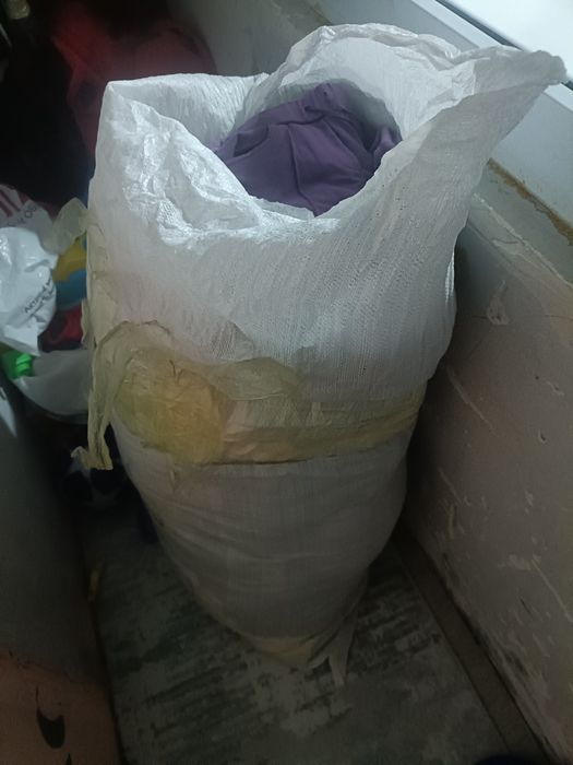 Отдам мешок вещей детское + взрослое