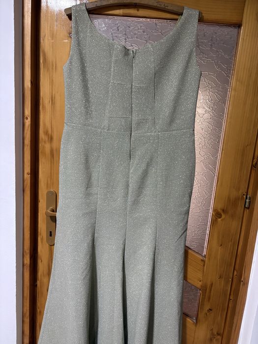 Rochie lungă de ocazie verde fistic cu sclipici, stil sirenă / gală